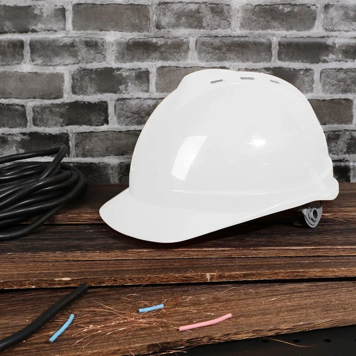 Deli Professional Vented PE Safety Helmet | White Industrial Hard Hat with 8-Point Suspension System, 52-64mm Adjustable Buckle & German Engineered Chin Strap | EDL525024