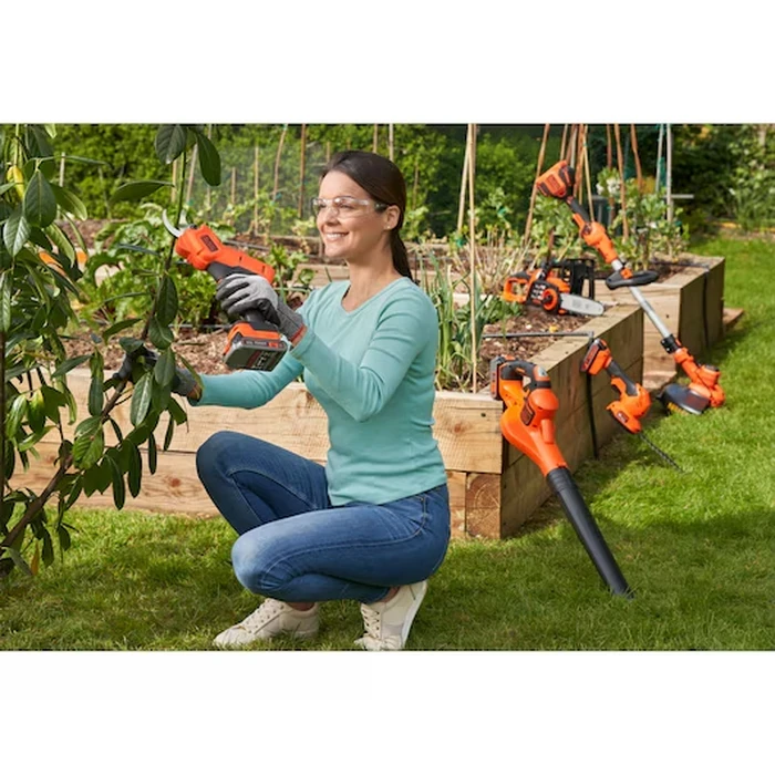 BLACK+DECKER 18V POWERCONNECT Cordless Power Pruner | 25mm Cutting Capacity with 2.0Ah Lithium-Ion Battery & Safety Trigger | BCPP18D1-GB