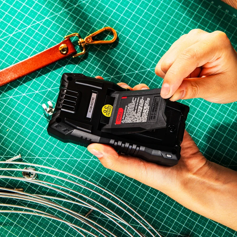 Deli Digital Multimeter CAT III 600V Manual Ranging 3 1/2 Digit Display for AC/DC Voltage, DC Current & Resistance with LCD Backlight (Red) | EDL334301