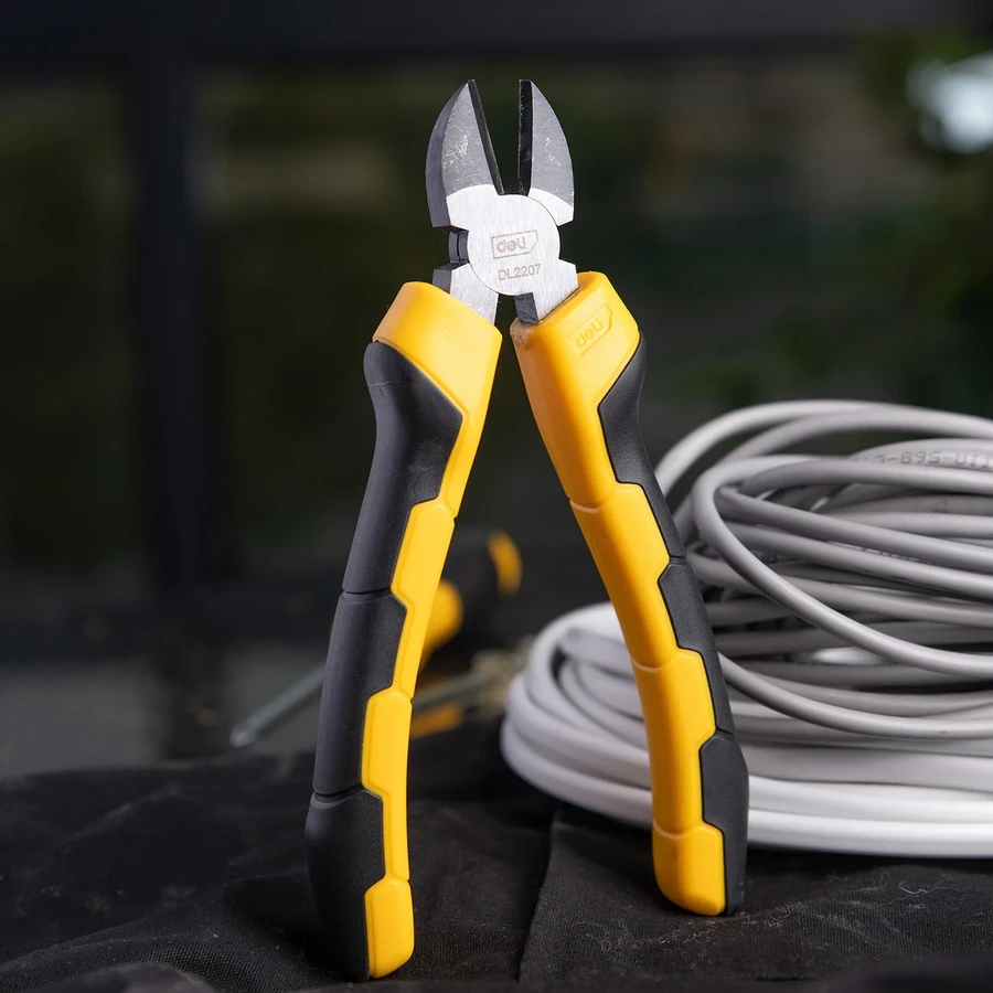 Deli Diagonal Pliers 7" Forged 55# Carbon Steel with 54-62 HRC High-Frequency Quenched Cutting Edges & Ergonomic PVC Handles (Yellow/Black) | EDL2207