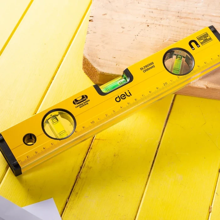 Deli 300mm Magnetic Spirit Level | 3 High-Visibility Bulbs with 0.5mm/m Accuracy | CNC Milled Aluminum Frame with Clear Scale Markings & Shockproof Ends | EDL290300