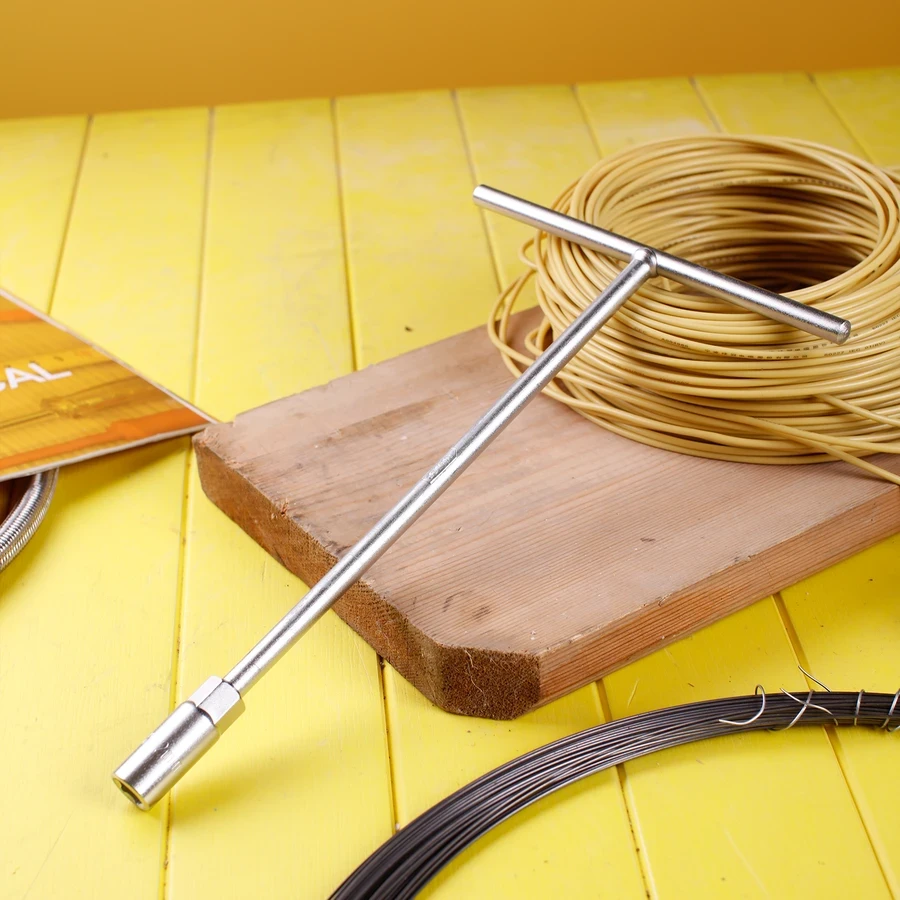 Deli 12" Professional Integrally Quenched Carbon Steel Adjustable Spanner | Heavy-Duty Chrome-Plated Wrench with Smooth Knurl & Laser-Etched Scale | EDL012A (Silver)