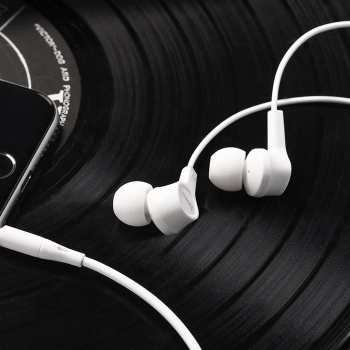 HOCO DAINTINESS Universal Wired Earphone with Mic | 10mm Driver | Black, White Finish | M50