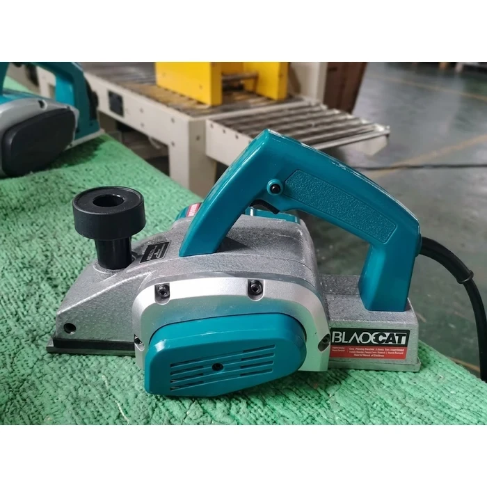 BLACKCAT 600W 82mm Electric Wood Planer 16000 RPM | High-Speed Handheld Timber Surface Finishing Machine with Guide Rule & Blade Gauge | INPLF20H