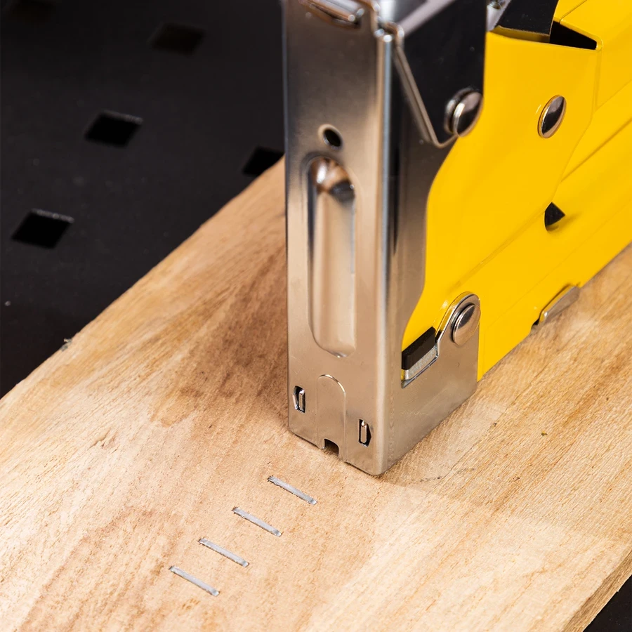 Deli D-Shape Staples (D Nails) 8x11.2x1.2 mm, 2000 Pcs/Box, High-Carbon Steel Fasteners for Heavy-Duty Staple Guns, General Repair & Upholstery (Silver) | EDL238011