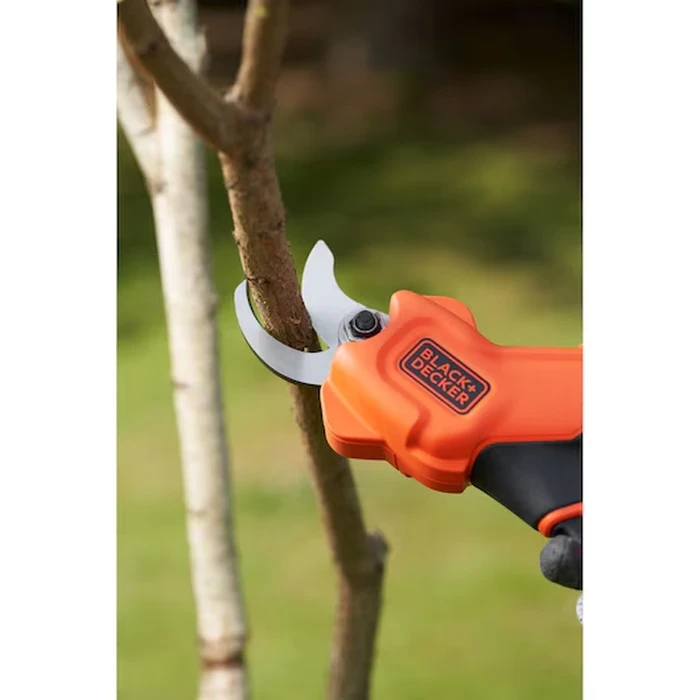 BLACK+DECKER 18V POWERCONNECT Cordless Power Pruner | 25mm Cutting Capacity with 2.0Ah Lithium-Ion Battery & Safety Trigger | BCPP18D1-GB